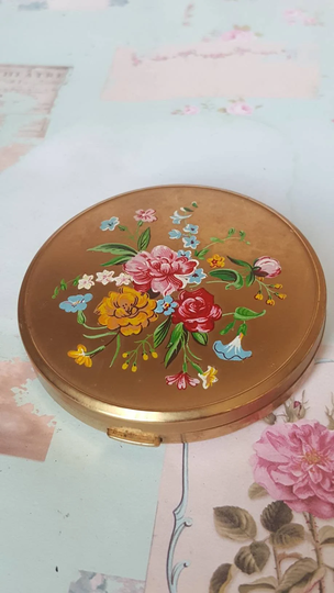 Pretty 1950S Melissa Floral Vintage Powder Compact, Unused Complete With Puff, Made in England