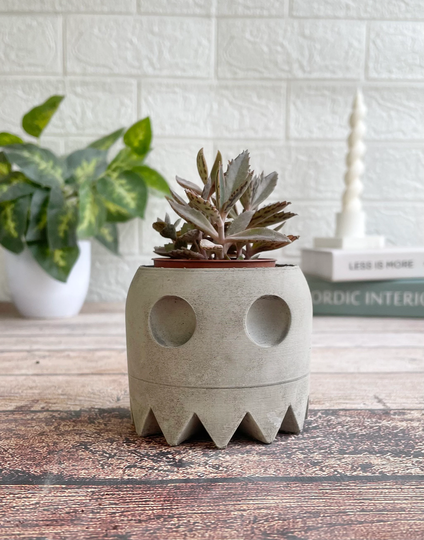 Concrete Pacman Ghost Planter | Drip Tray Indoor Geek Gift Concrete Plant Pot Gamer Fun