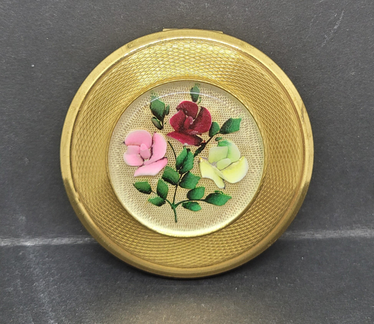 Kigu Powder Compact Vintage Lucite Reverse Carved Trio Of Roses