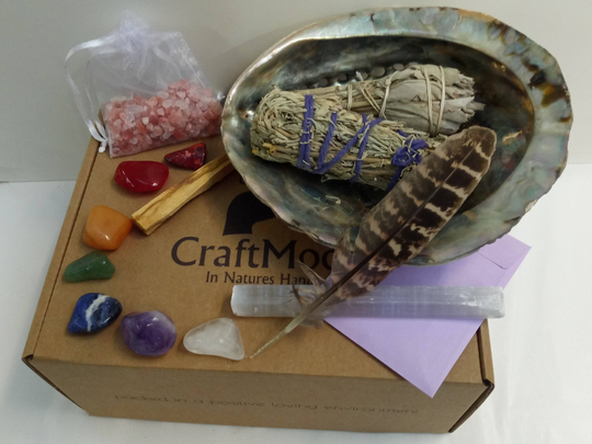 UK Complete Crystal & Cleaning Kit - Includes Large Abalone Shell, White Sage, Palo Santo, Selenite, 7 Crystals, Himalayan Salt