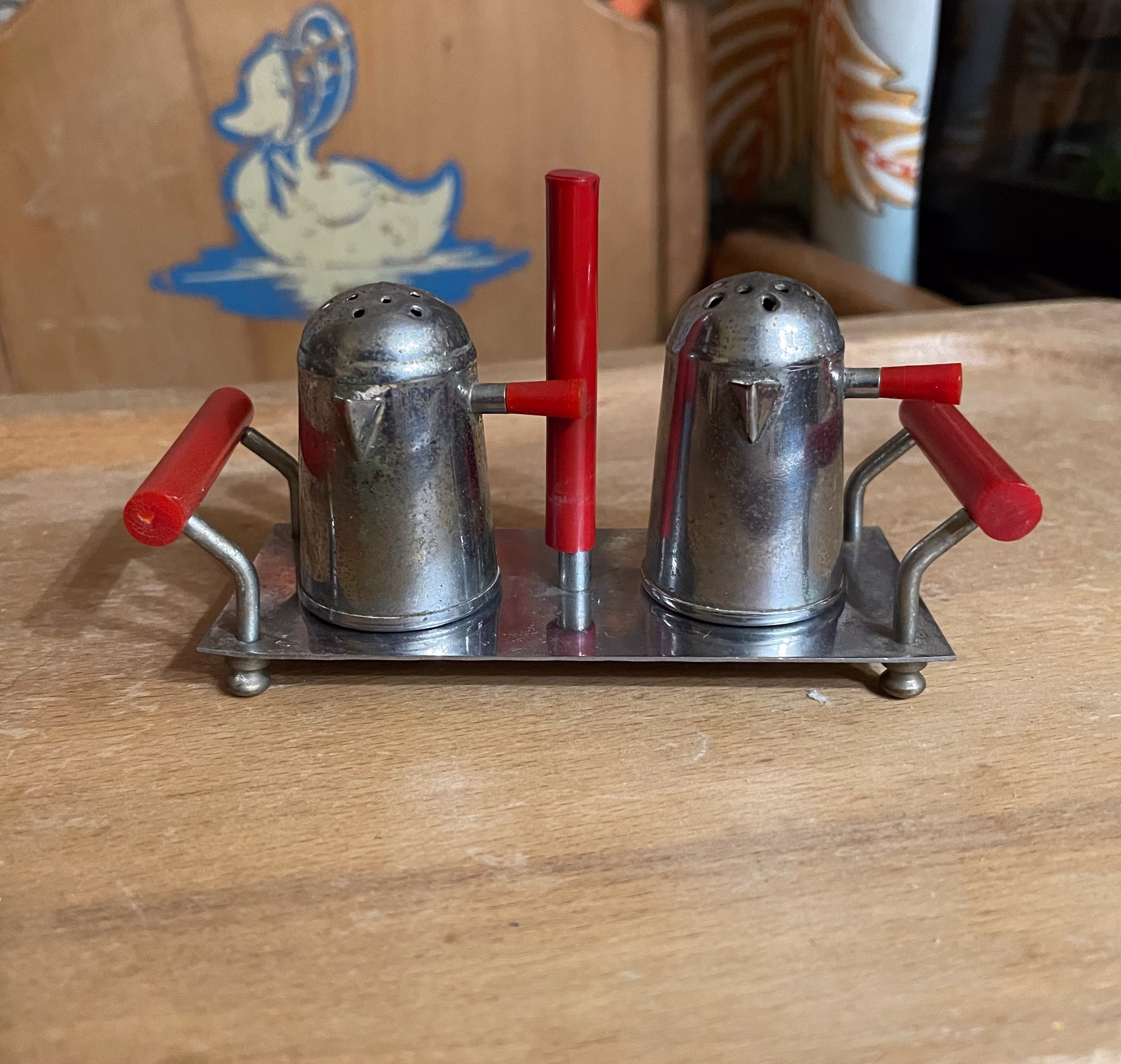 Vintage Tea Kettle Coffee Pot Salt & Pepper Shakers On A Tray. Shaker, Novelty Items