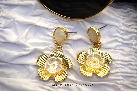 Vintage Style Shiny Round Stud Hibiscus Earrings, Jewelry, Wedding Gift For Her