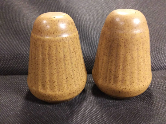 Monmouth Western Shakers Salt & Pepper Mojave Brown Vintage Speckled in Excellent Condition