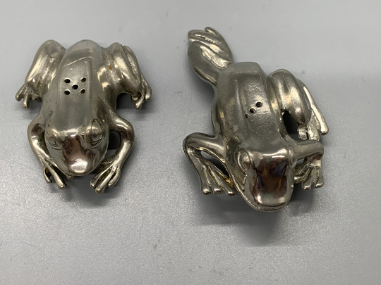 Frogs Salt & Pepper Shakers Billy-Joe Pewter