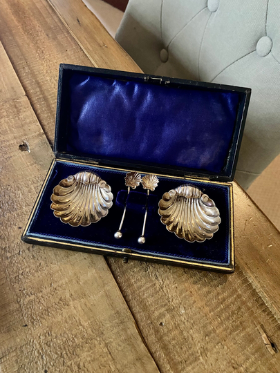 Set Of Victorian Hallmarked Solid Silver Salts With Spoons in Box. Antique Shell Shaped Dishes & Case