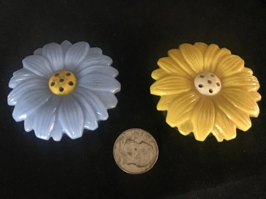 Jaydon Inc Vintage Salt & Pepper Shakers Daisy Flowers Plastic Usa
