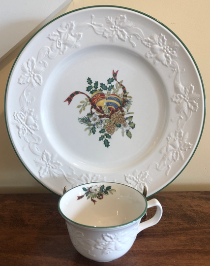 Mikasa Holiday Season Dinner Plate & Coffee Cup