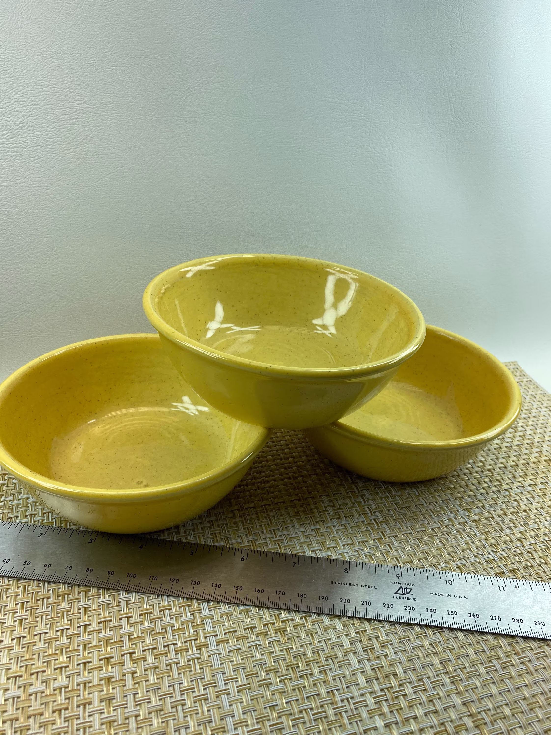 Taylor Smith & T.s.t. Yellow Speckled Pottery Bowls Made in Usa Set Of 3