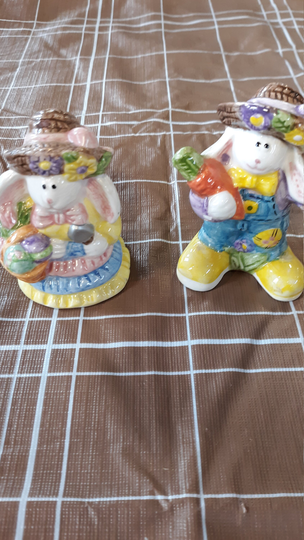 Set Of Two Ceramic Bunny Gardeners Salt & Pepper Shakers