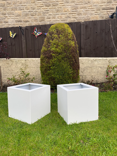 2x White Garden Planters