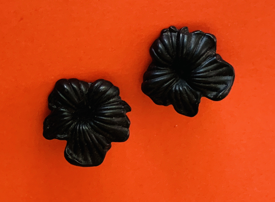 Black Hibiscus Light Weight Pierced Earrings