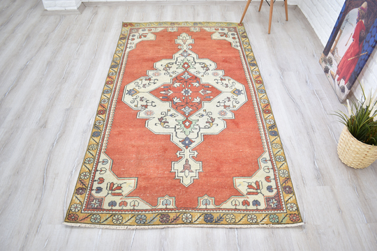 Vintage Rug 4'3"x7'8