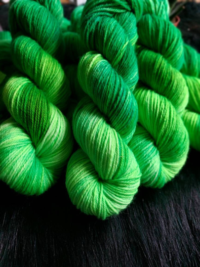 Floo Powder - Hand Dyed Dk 225M 100G Superwash Merino Wool & Nylon Yarn