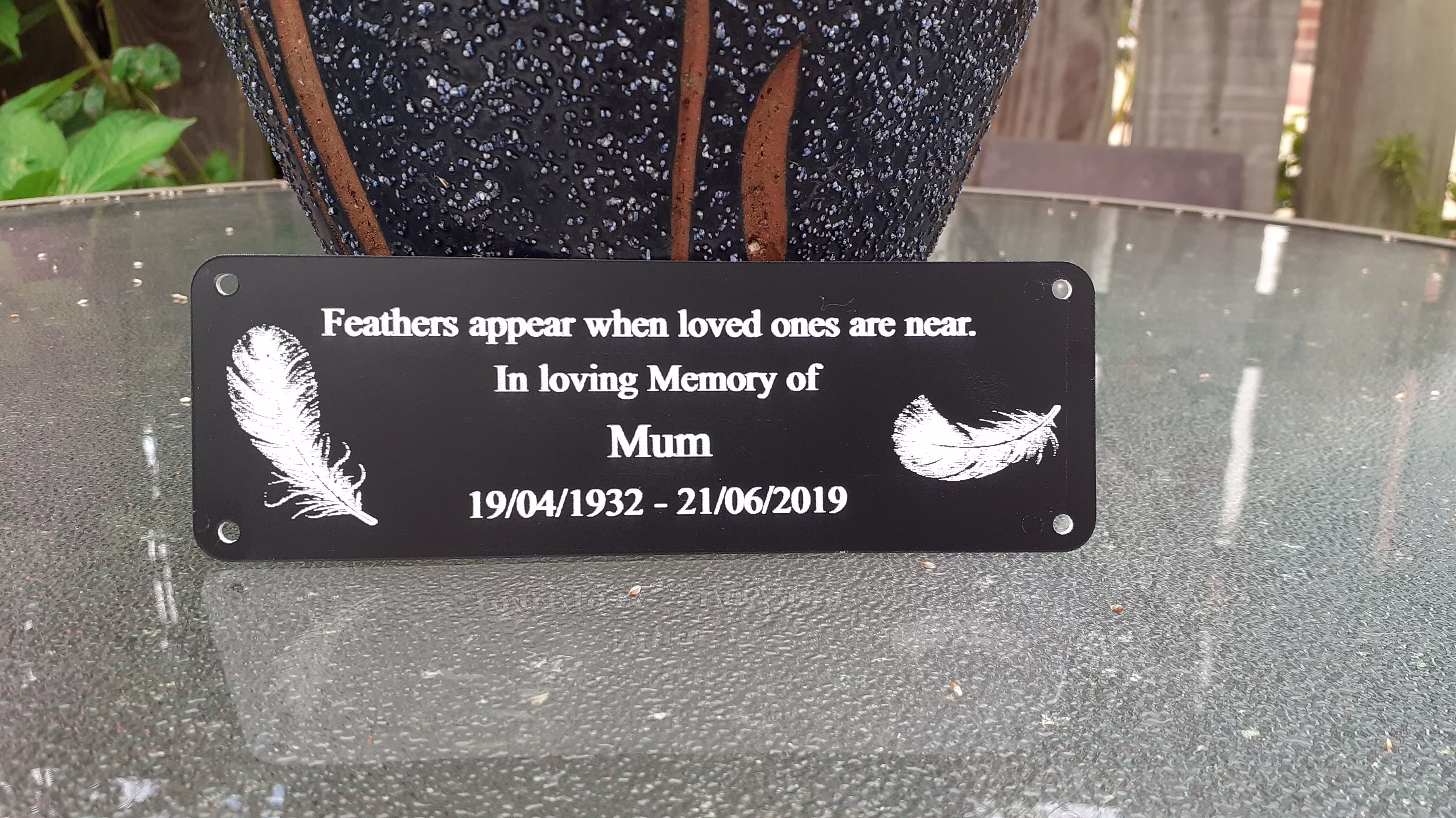 Memorial Engraved Bench/Wall Plaques